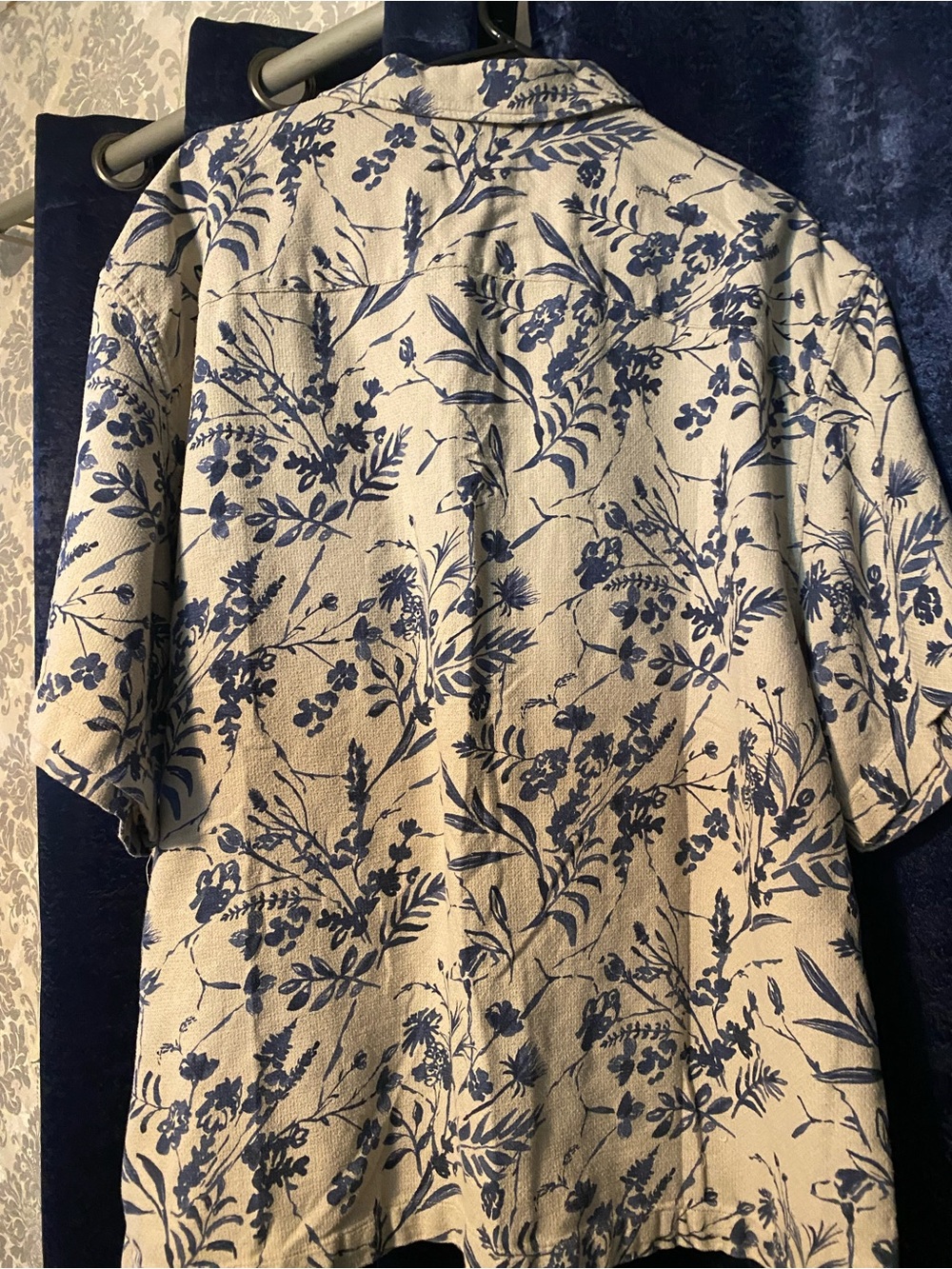 American Eagle Outfitters Beige Button-Down Shirt with Navy Floral Print Size L - Picture 5 of 6
